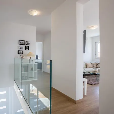 6 Bedroom Luxurious In
