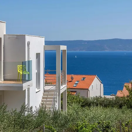 Holiday home 6 Bedroom Luxurious In