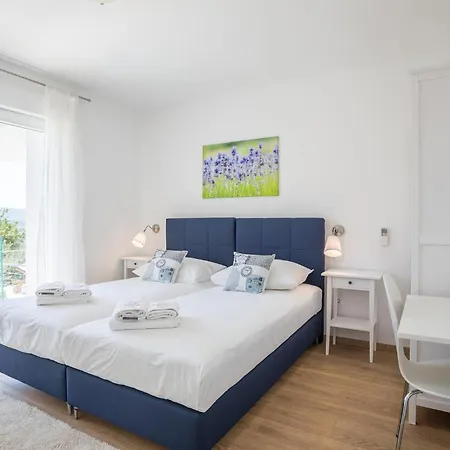 6 Bedroom Luxurious In Holiday home *