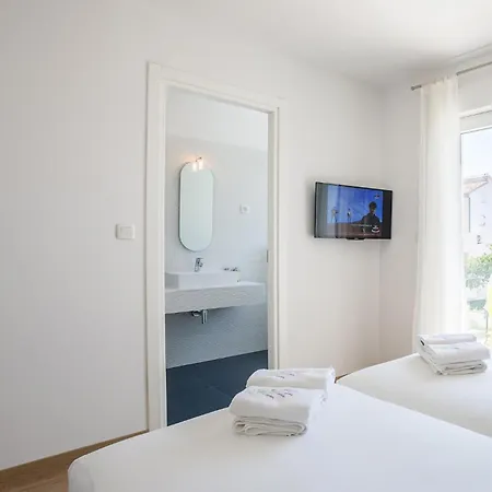 6 Bedroom Luxurious In Holiday home