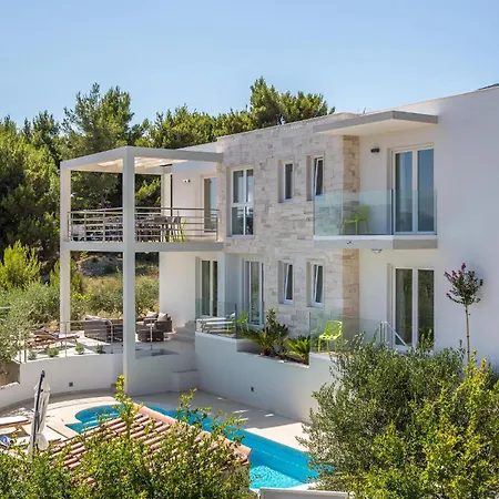 6 Bedroom Luxurious In Bol