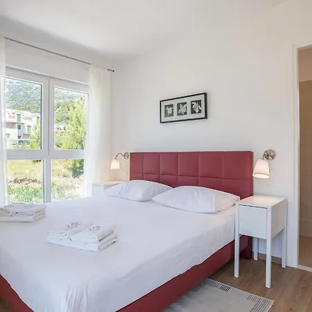 6 Bedroom Luxurious In Holiday home *
