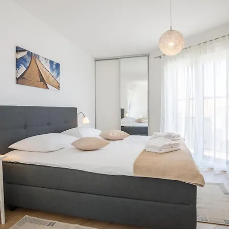 6 Bedroom Luxurious In * Bol