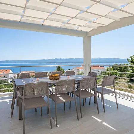 Holiday home 6 Bedroom Luxurious In *