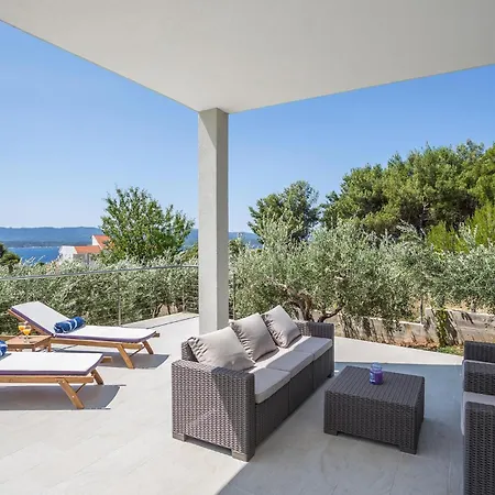 Holiday home 6 Bedroom Luxurious In *